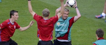 Euro 2012: Grecia si Cehia cauta prima victorie